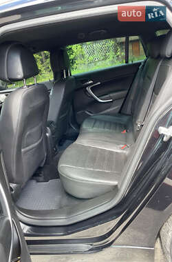 Универсал Opel Insignia 2011 в 