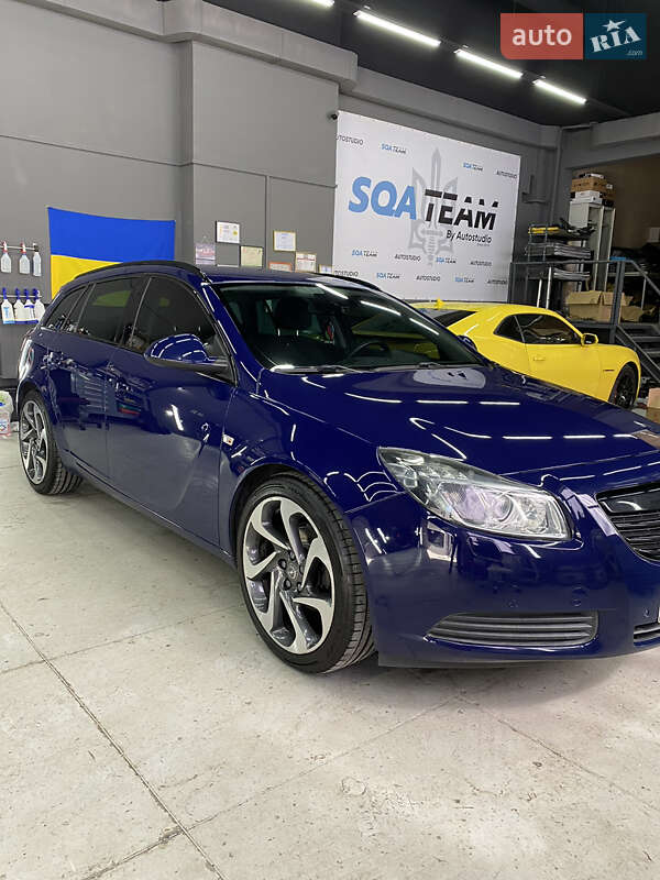 Универсал Opel Insignia 2012 в 