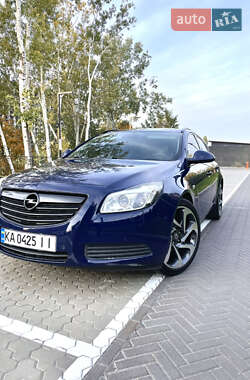 Универсал Opel Insignia 2012 в 