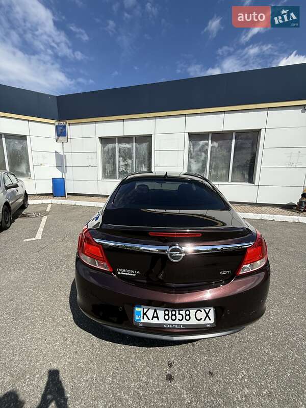 Седан Opel Insignia 2012 в Києві