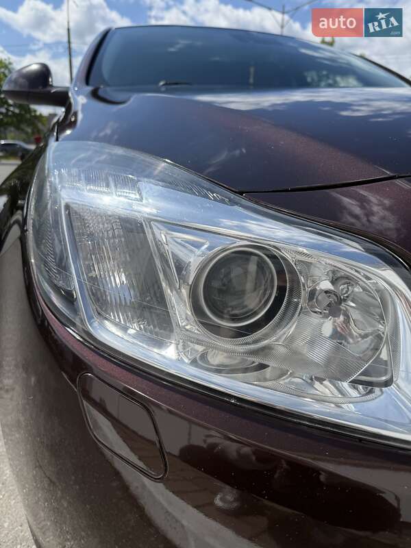 Седан Opel Insignia 2012 в Києві