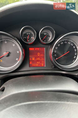 Универсал Opel Insignia 2011 в 