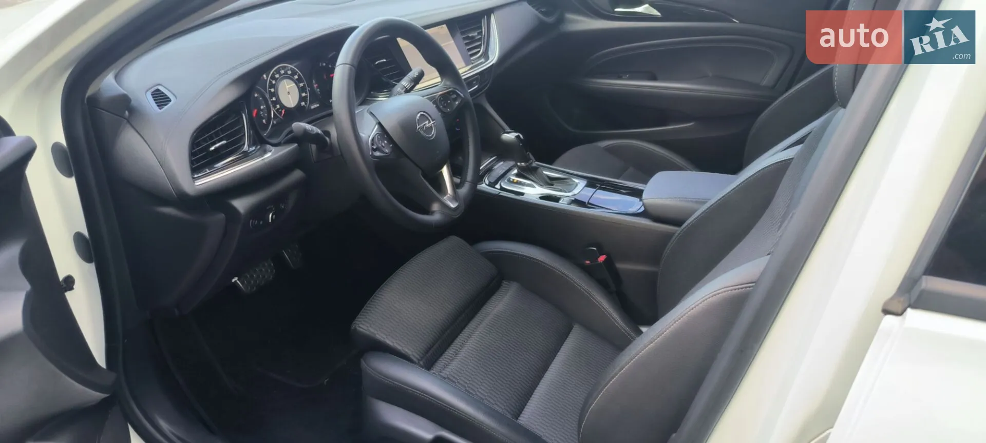 2017 Opel Insignia - мініатюра 13
