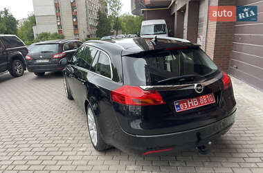 Универсал Opel Insignia 2011 в 