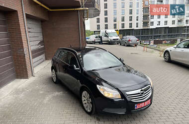 Универсал Opel Insignia 2011 в 