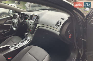 Универсал Opel Insignia 2011 в 