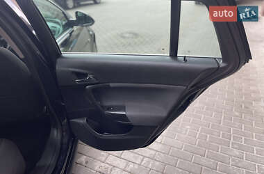 Универсал Opel Insignia 2011 в 