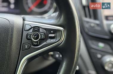 Седан Opel Insignia 2014 в 
