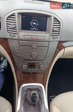 Универсал Opel Insignia 2009 в 