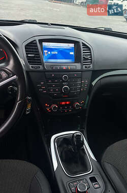 Универсал Opel Insignia 2010 в 