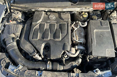 Седан Opel Insignia 2012 в 