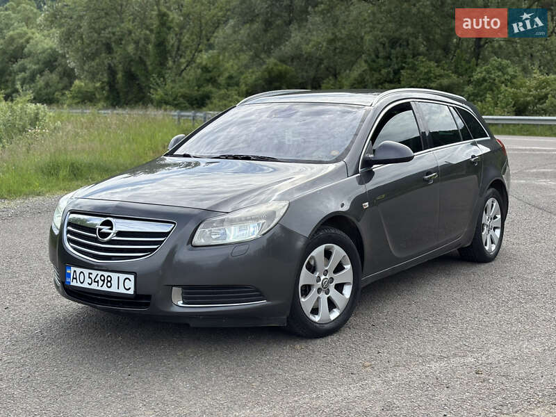 Універсал Opel Insignia 2012 в Хусті