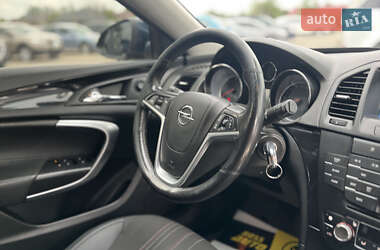Универсал Opel Insignia 2012 в 