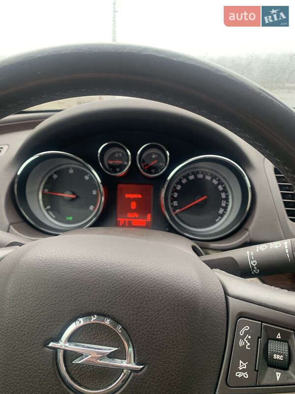 Универсал Opel Insignia 2011 в Черновцах