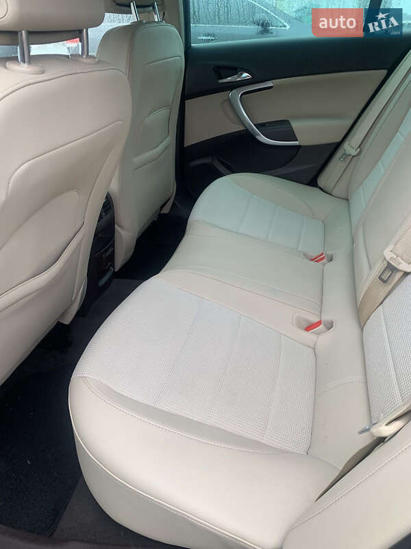 Универсал Opel Insignia 2011 в Черновцах