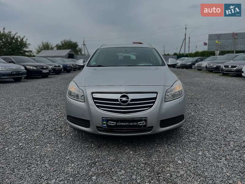 Универсал Opel Insignia 2013 в Староконстантинове