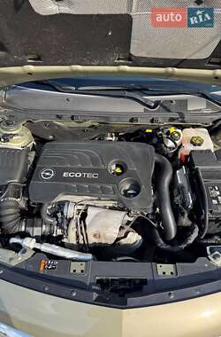 Лифтбек Opel Insignia 2015 в 