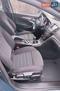 Универсал Opel Insignia 2013 в 