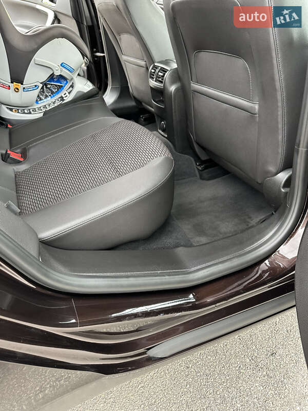 Седан Opel Insignia 2015 в Києві