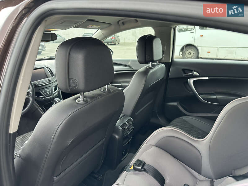 Седан Opel Insignia 2015 в Києві