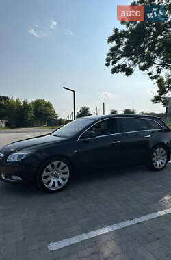 Универсал Opel Insignia 2012 в 