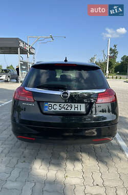 Универсал Opel Insignia 2012 в 