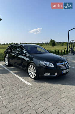 Универсал Opel Insignia 2012 в 