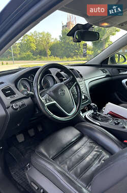 Универсал Opel Insignia 2012 в 