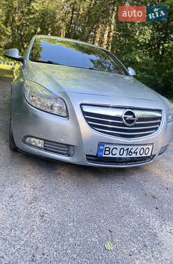Седан Opel Insignia 2010 в Буську