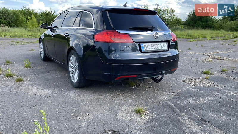 Универсал Opel Insignia 2011 в Золочеве