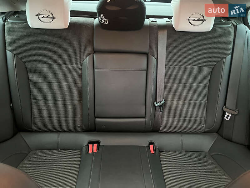 Лифтбек Opel Insignia 2011 в Сумах