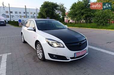 Универсал Opel Insignia 2015 в 