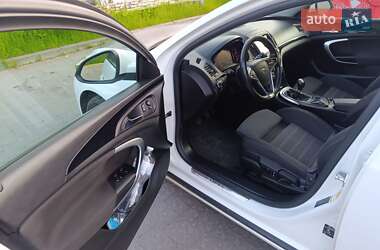 Универсал Opel Insignia 2015 в 