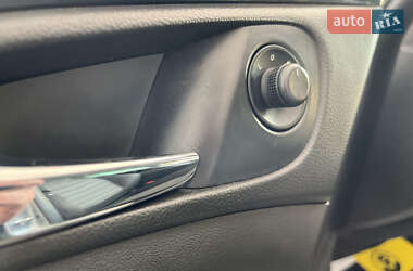 Универсал Opel Insignia 2010 в 