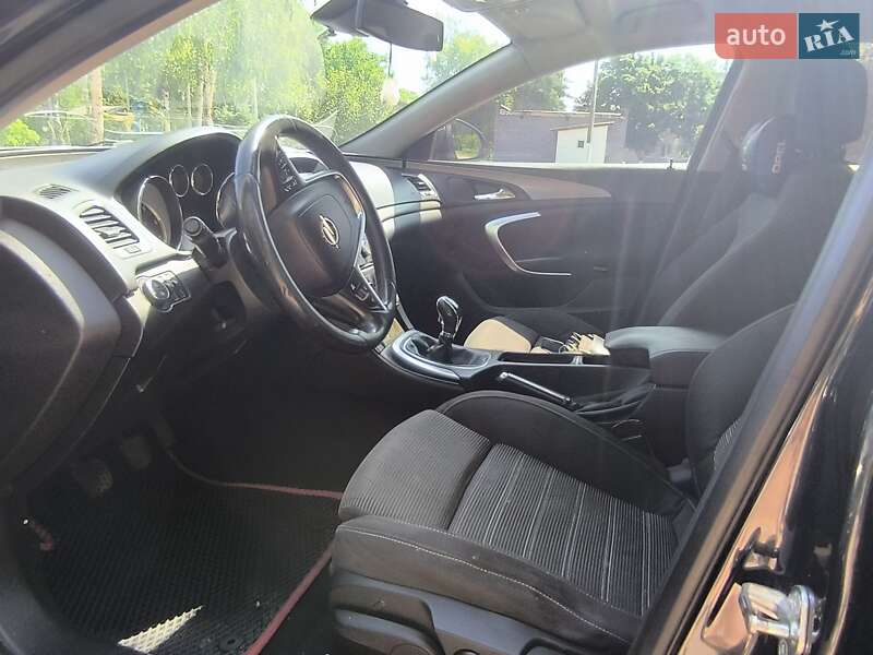 Ліфтбек Opel Insignia 2010 в Миргороді