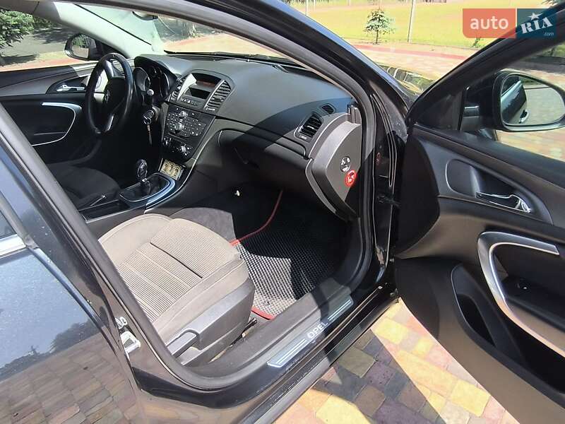 Ліфтбек Opel Insignia 2010 в Миргороді