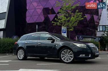 Универсал Opel Insignia 2013 в Киеве