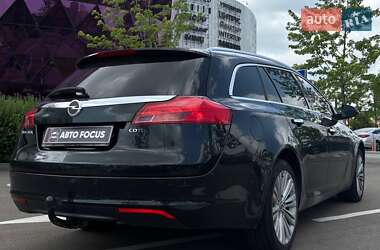 Универсал Opel Insignia 2013 в 