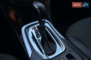 Универсал Opel Insignia 2013 в 
