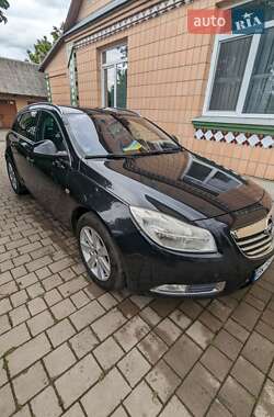 Универсал Opel Insignia 2012 в 