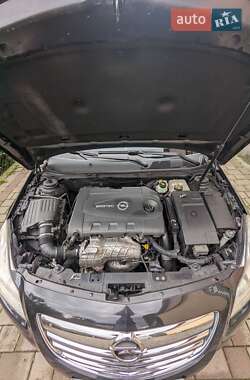 Универсал Opel Insignia 2012 в 