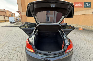 Лифтбек Opel Insignia 2010 в 