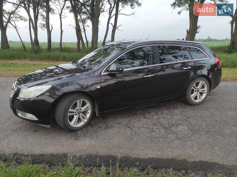 Універсал Opel Insignia 2010 в Сумах