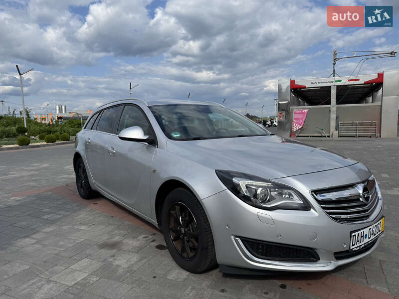 Универсал Opel Insignia 2015 в Хусте