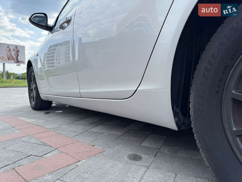 Универсал Opel Insignia 2015 в Хусте