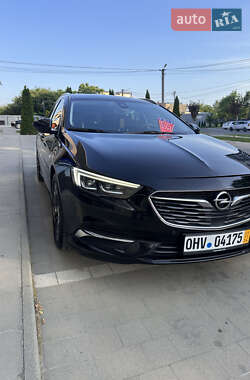 Универсал Opel Insignia 2019 в 