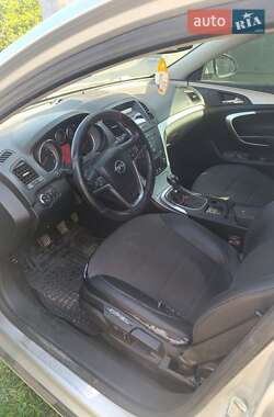 Седан Opel Insignia 2010 в 