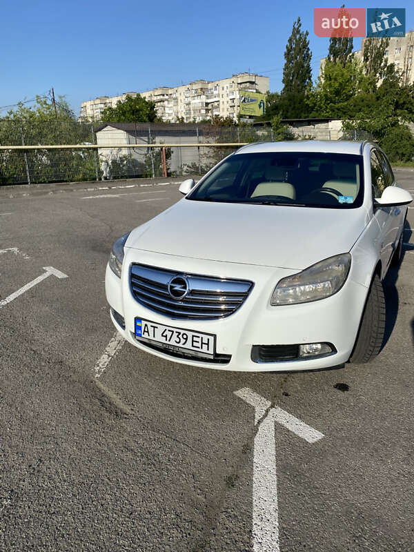 Универсал Opel Insignia 2013 в 