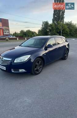 Универсал Opel Insignia 2012 в Калиновке
