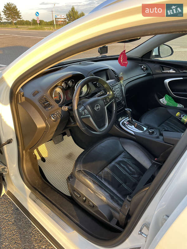 Универсал Opel Insignia 2011 в Львове
